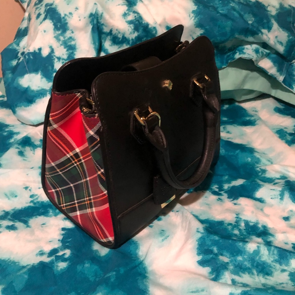 Crown and Ivy pocketbook